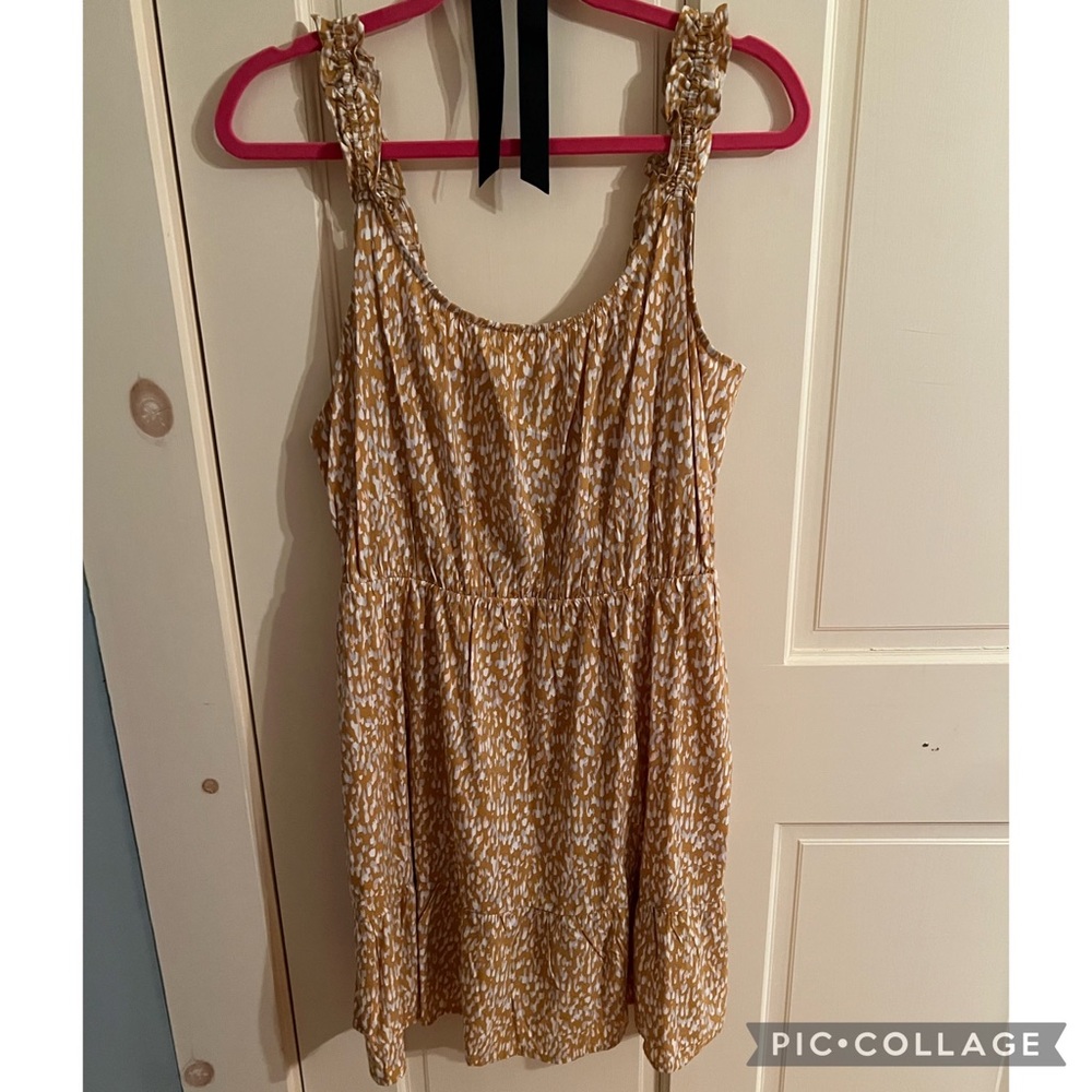 Brand new, unworn Banana Republic dress size medium with tags